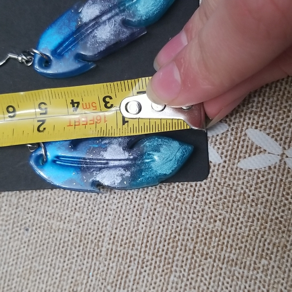 Resin Feather Earrings, Blue Tons 💙 - Picture 3 of 8